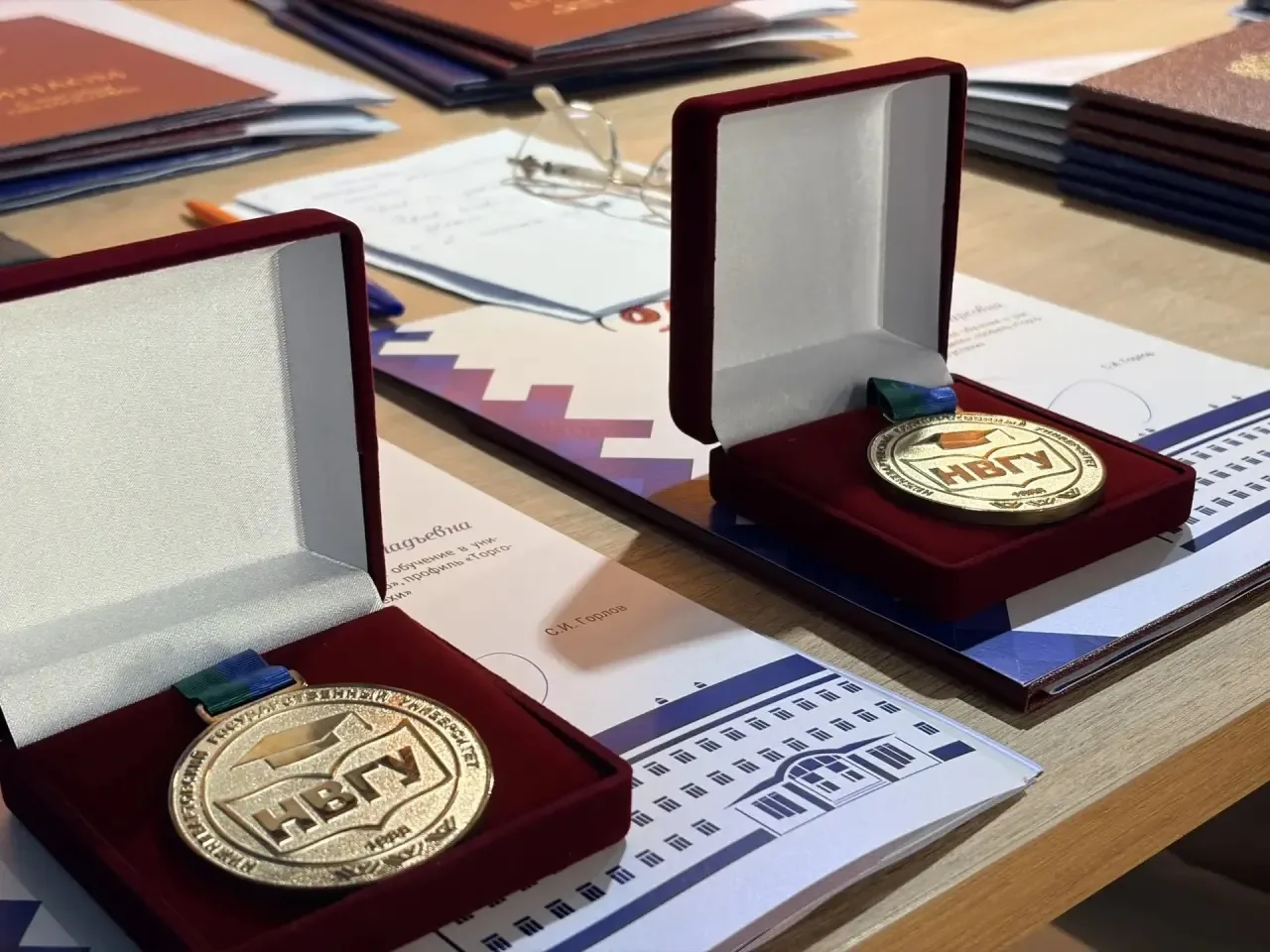 Коллеги на гуманитарном факультете получили свои дипломы 🎉💐

Выпускники направлений подготовки «Жу