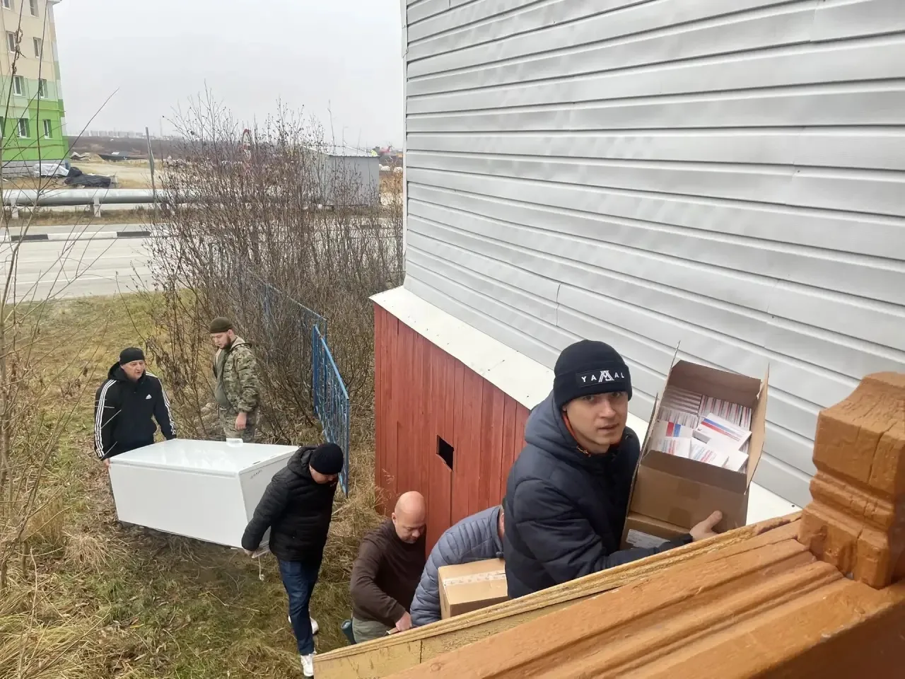 Команда Тазовской ЦРБ организовала переезд