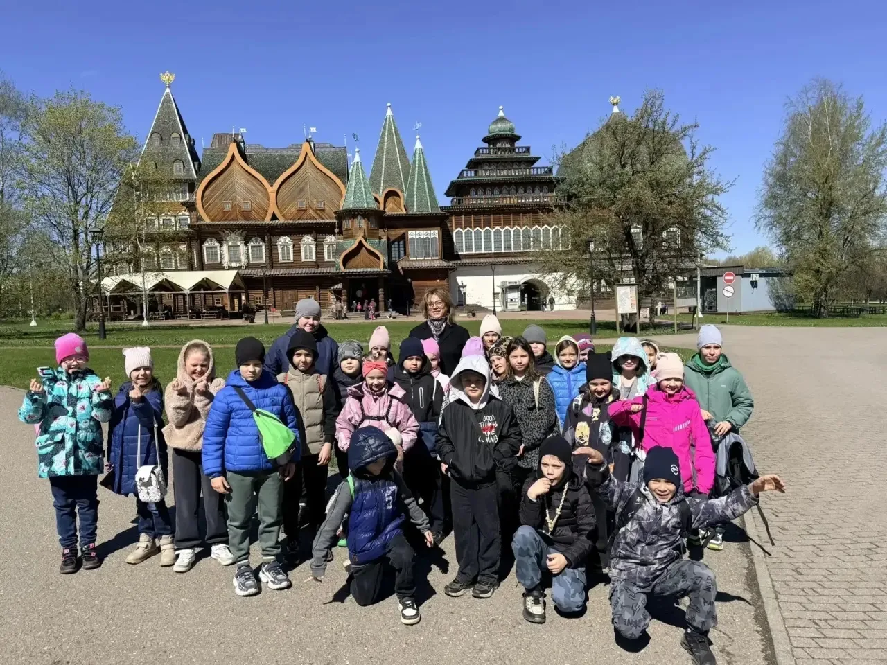 Сегодня ребята из 1л3 и 2л3 провели день в настоящем дворце! 🏛  Ученики посетили музей-заповедник «К