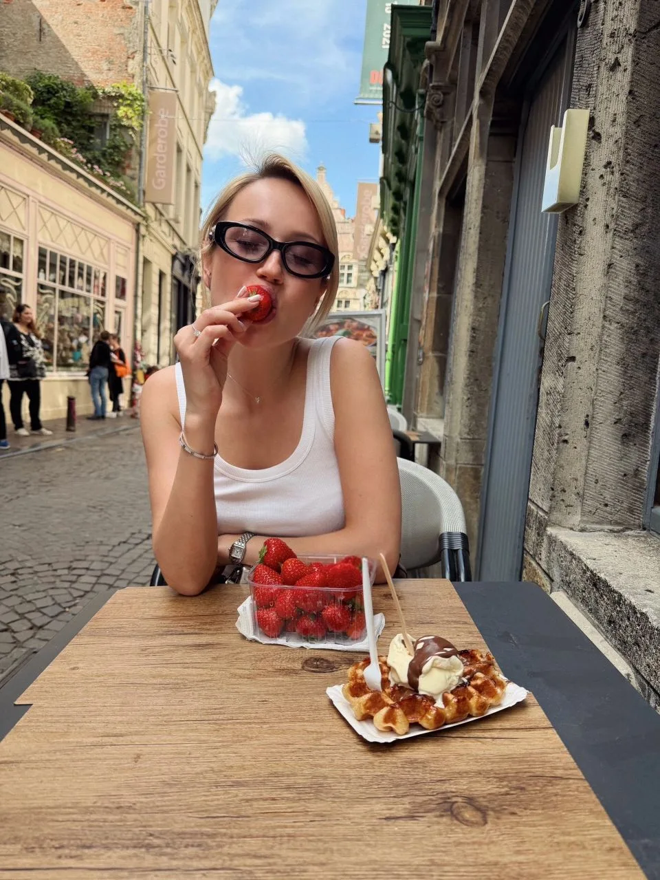 Клава Кока делится фоточками из Парижа 😍
