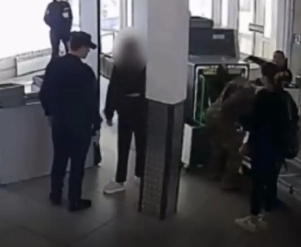 18-летнюю жительницу Тулы задержали с 600 граммами мефедрона на вокзале Воронежа