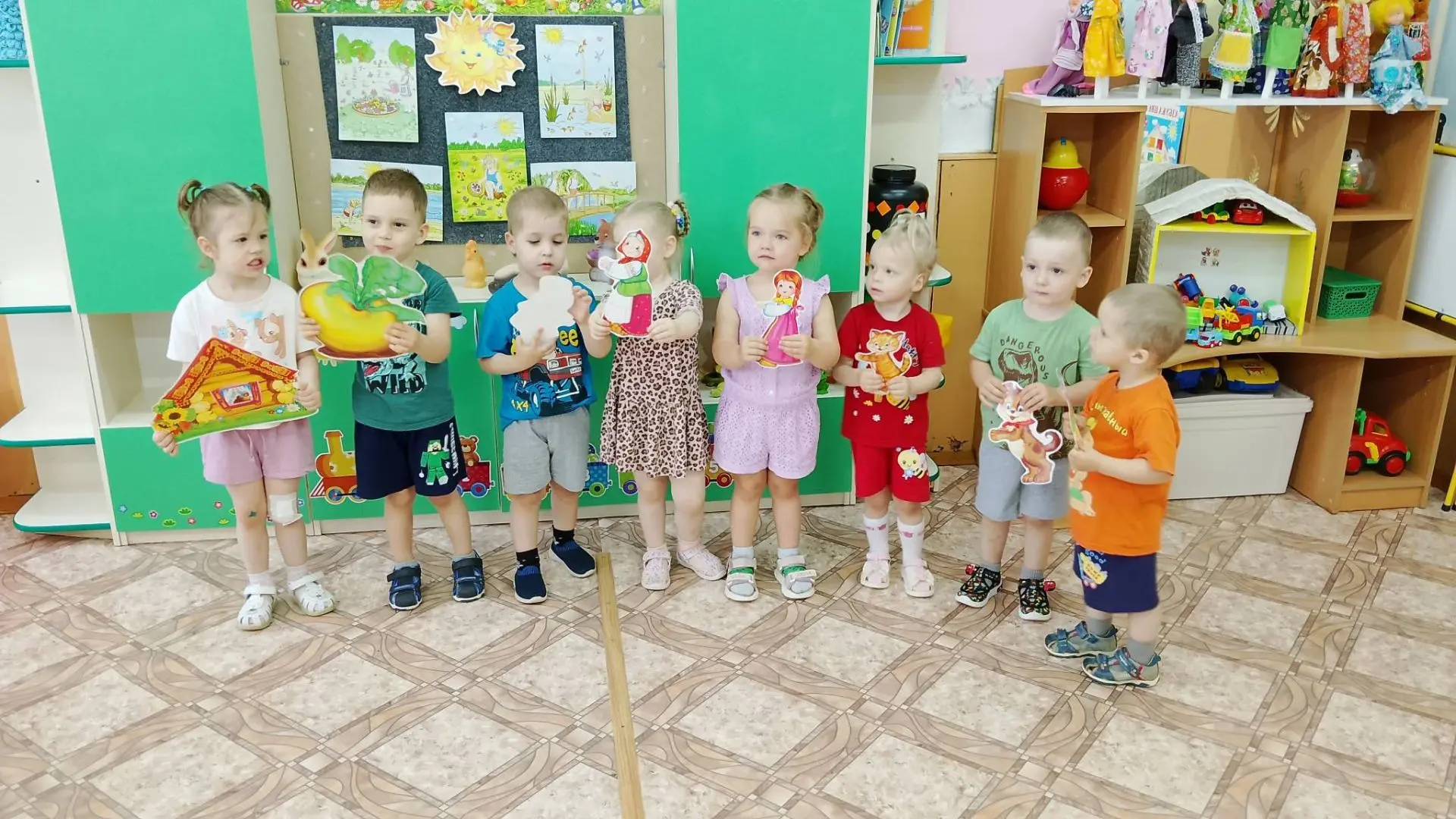 Семья – это самое важное в жизни каждого человека. В группе "Колобки" малыши отметили приближающийся