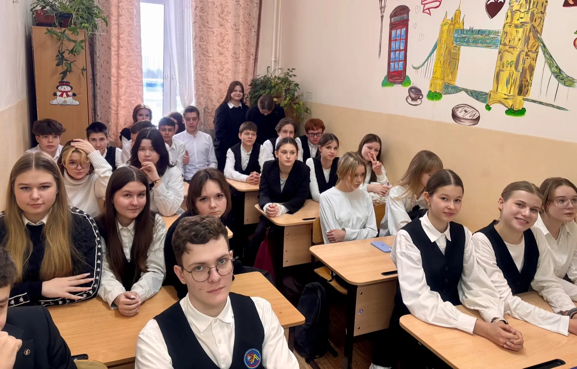 Сегодня в стенах нашей школы состоялась встреча с участником Вятского корпуса защитников Отечества —
