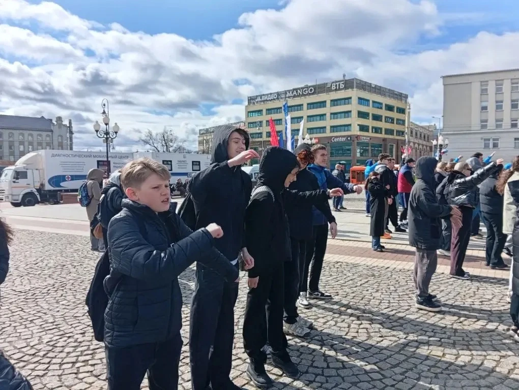 Всемирный день здоровья 🌍  Учащиеся 8В и 7Д классов приняли участие в праздновании Всемирного дня зд