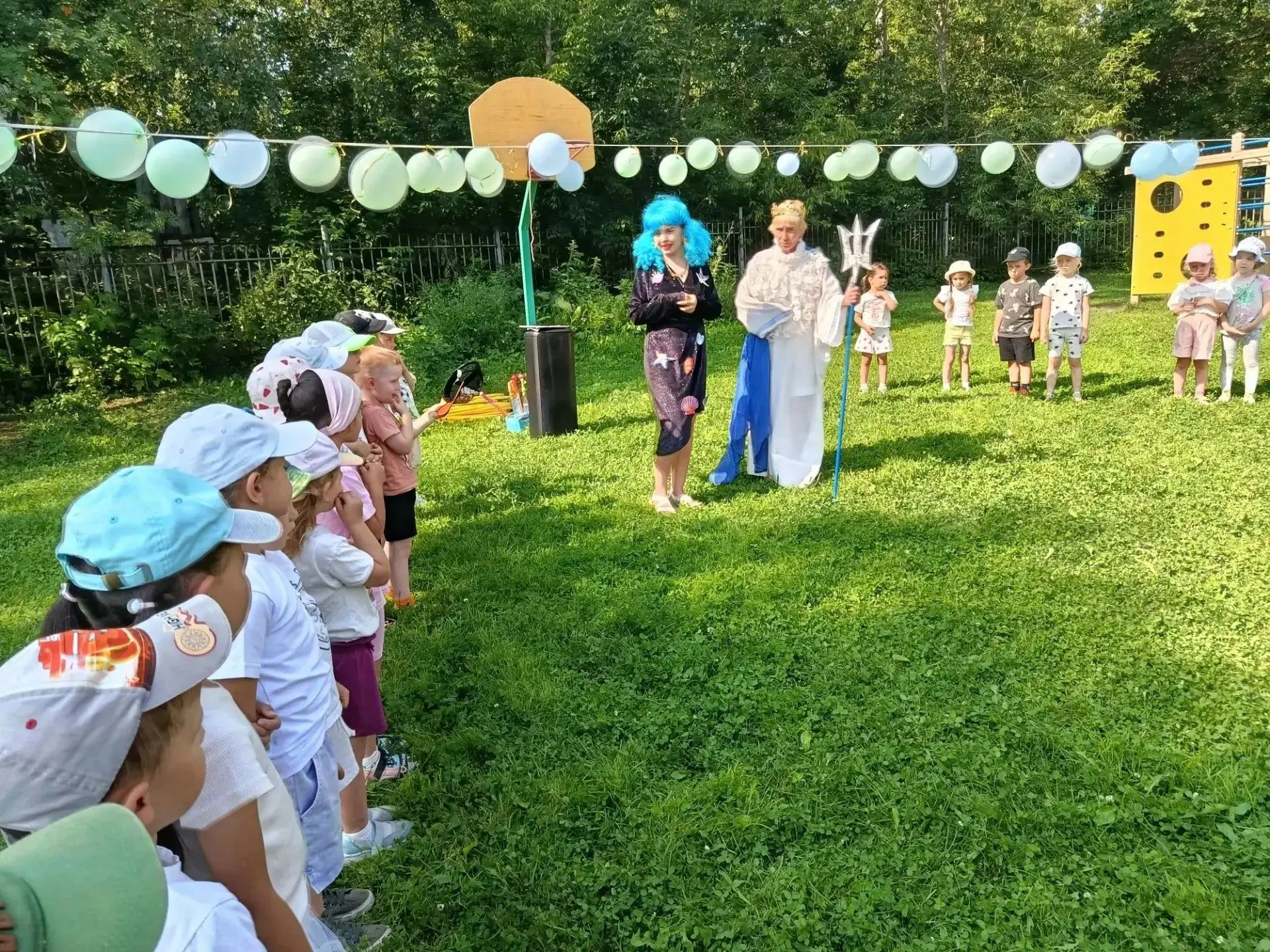 В нашем саду  бушевало море веселья! 🌊Вот так праздник! К нам в гости пожаловал сам царь морей — гр