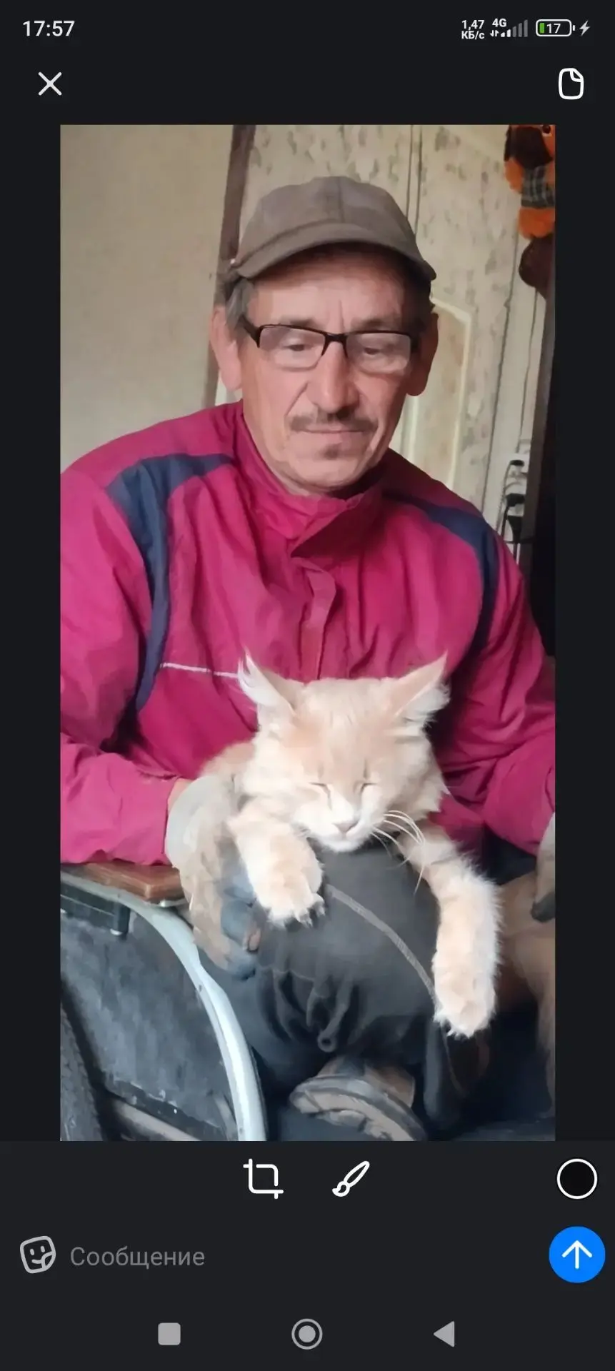 Пропал человек! Инвалид на коляске, со вчерашнего вечера не выходит на связь. Одет как на фото. Може