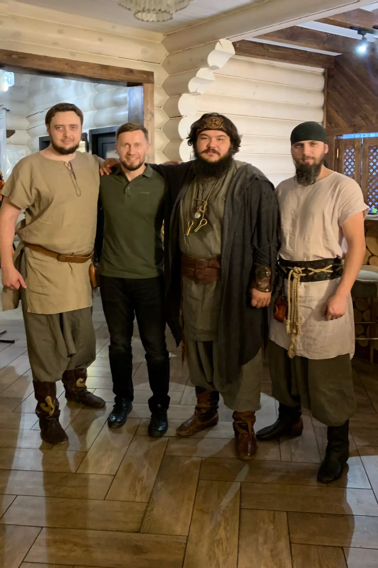 С алтайских склонов и до Саян,