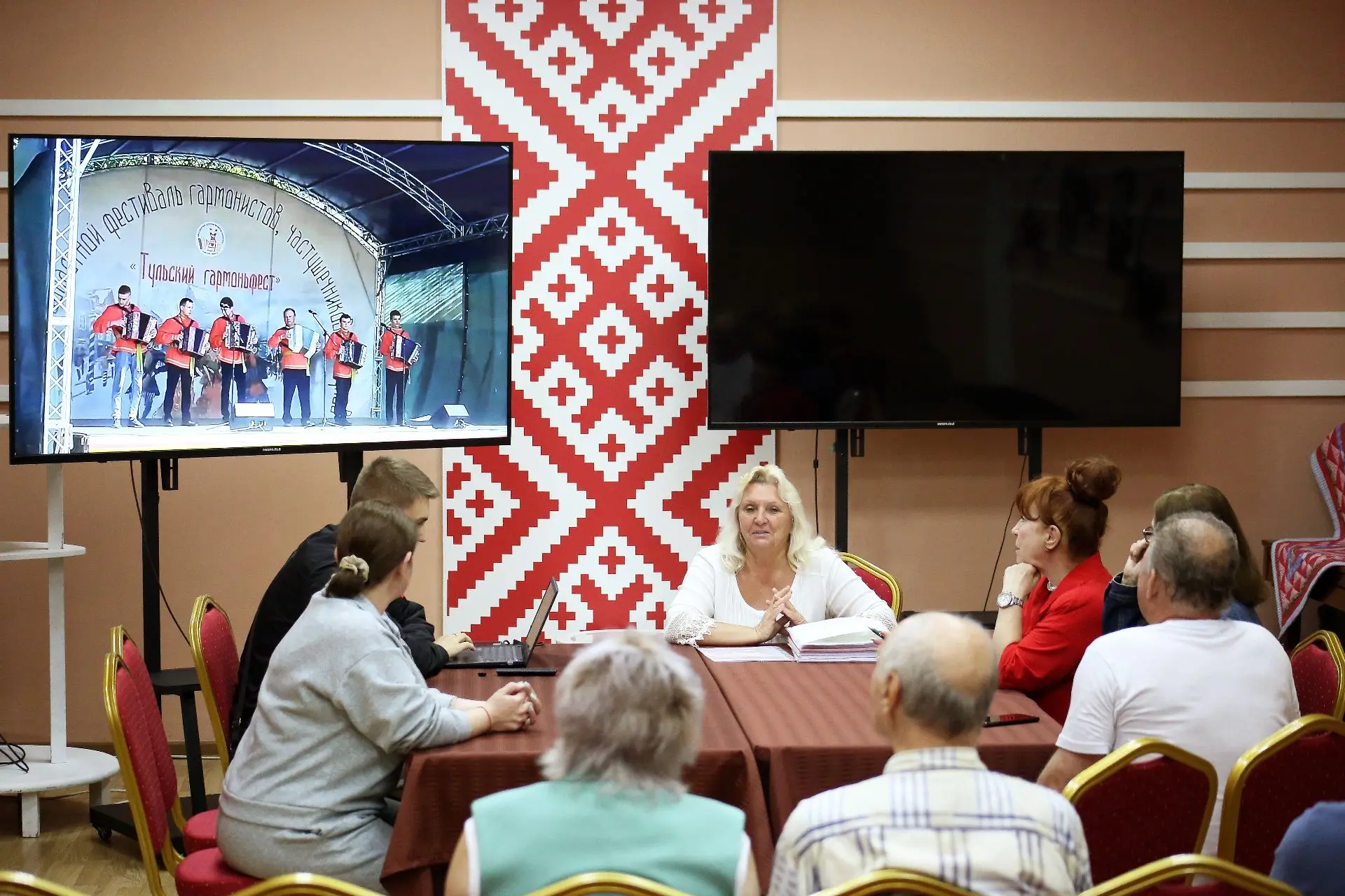 В творческом пространстве «ДК» Объединения центров прошло заседание областной комиссии ...