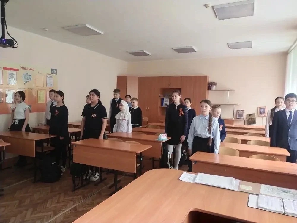 🕊️ Всероссийский урок памяти «Георгиевская лента -символ воинской славы» и Республиканская минута мо
