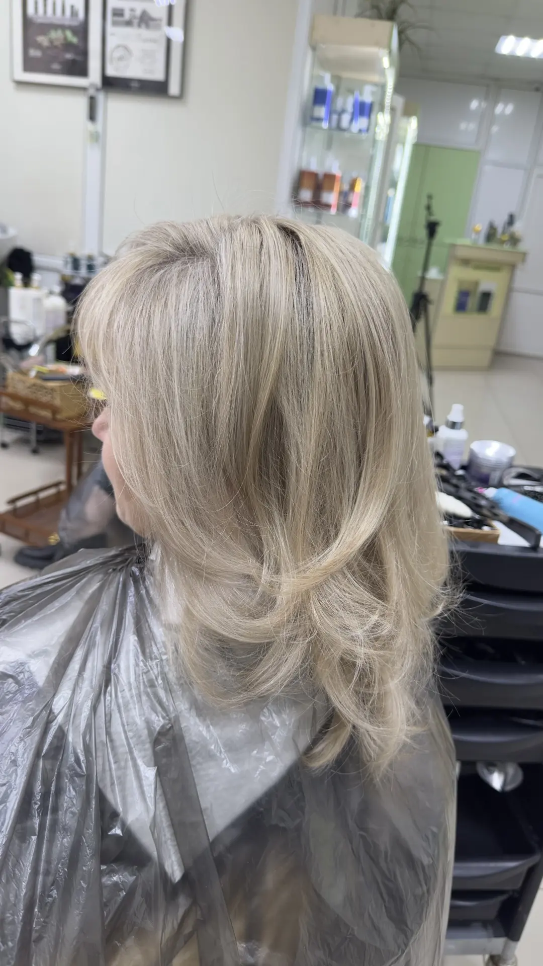 Я использовала 10N + золотой💛микстон+ 10 Vol или 3%.