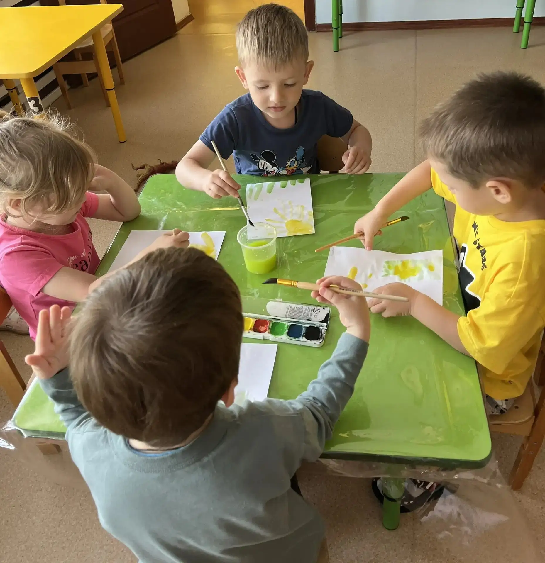 В средней группе «Малыш и Карлсон» царила настоящая творческая атмосфера! Ребята отправ...