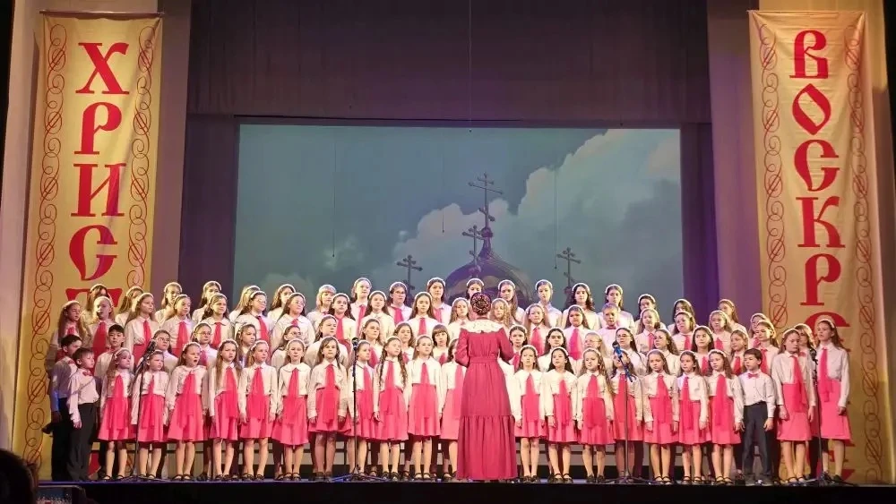 Христос Воскресе! 🌞🙏  Дорогие братья и сестры, со светлым праздником Воскресения Христова вас поздра