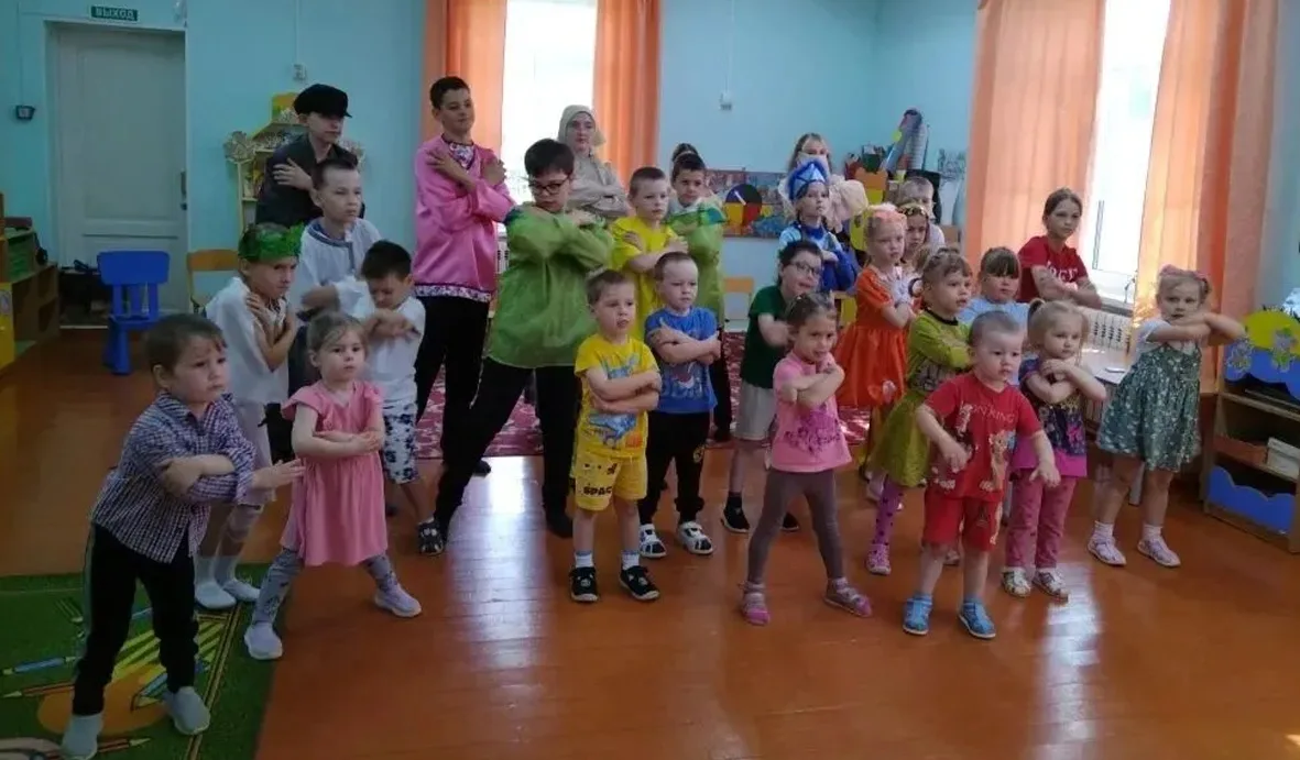 Воспитанники Георгиевского детского сада Межевского муниципального округа в один из летних дней прин