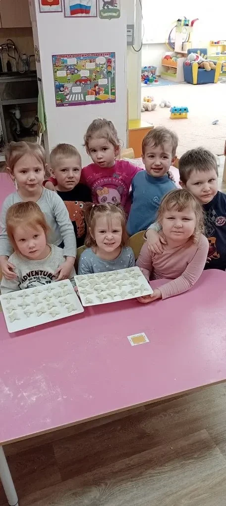 В группе "Ромашка" прошло тематическое занятие посвященное 23-му февраля! Ребята с боль...