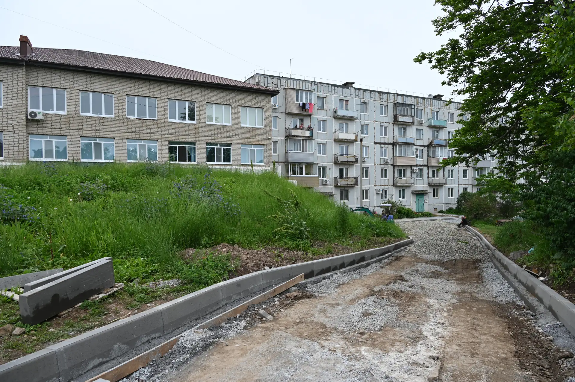 🌳В ЗАТО Фокино продолжается преображение дворов: новый этап программы «1000 дворов» ст...