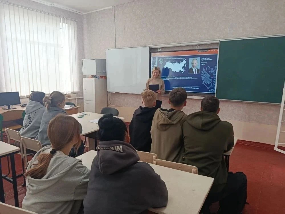 📚 В Перевальском округе прошли мероприятия «Просто о выборах» для школьников