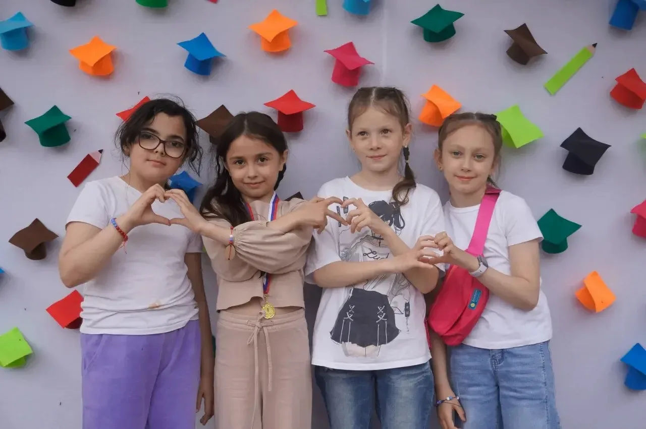 Сегодня последние заезды! 🎓  Программа проведения выпускных праздников «Путь выпускника» продолжает 