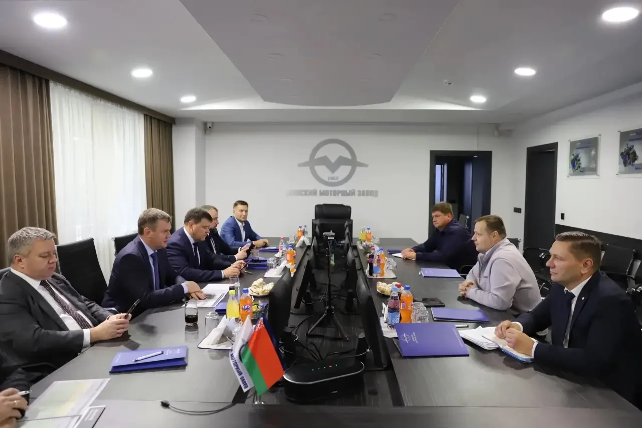 Делегация Санкт-Петербурга начала работу в Минске