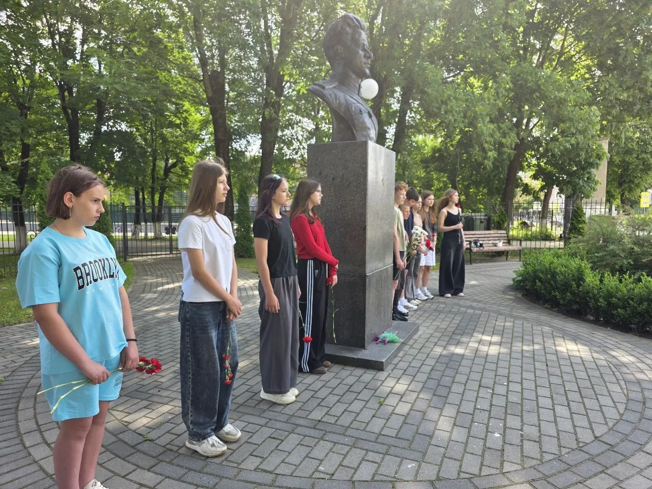 В День памяти и скорби в Гусевском городском округе жители собрались у мемориалов ВОВ

Учреждения об