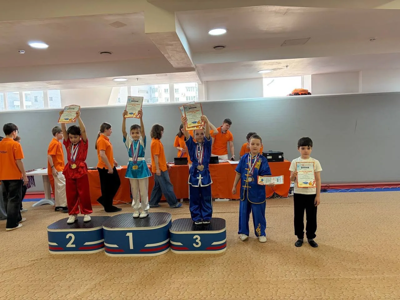🥋 Боевое искусство с первых классов: Сергей Рябинин – чемпион по ушу!  В Центре развития и спорта «В