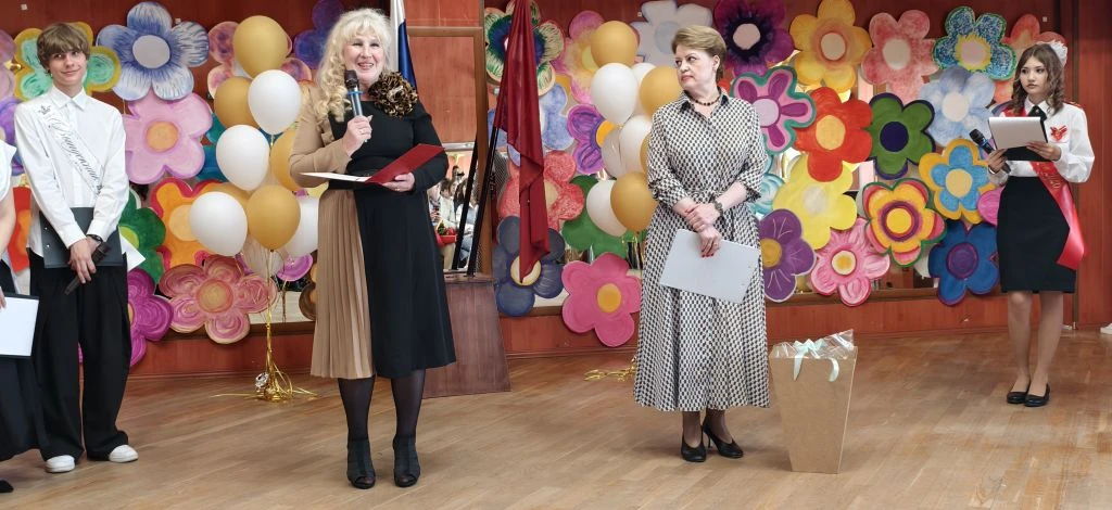 ПОСЛЕДНИЙ ЗВОНОК   🔔 Сегодня для наших девятиклассников прозвенел Последний звонок!  📐Позади — школь