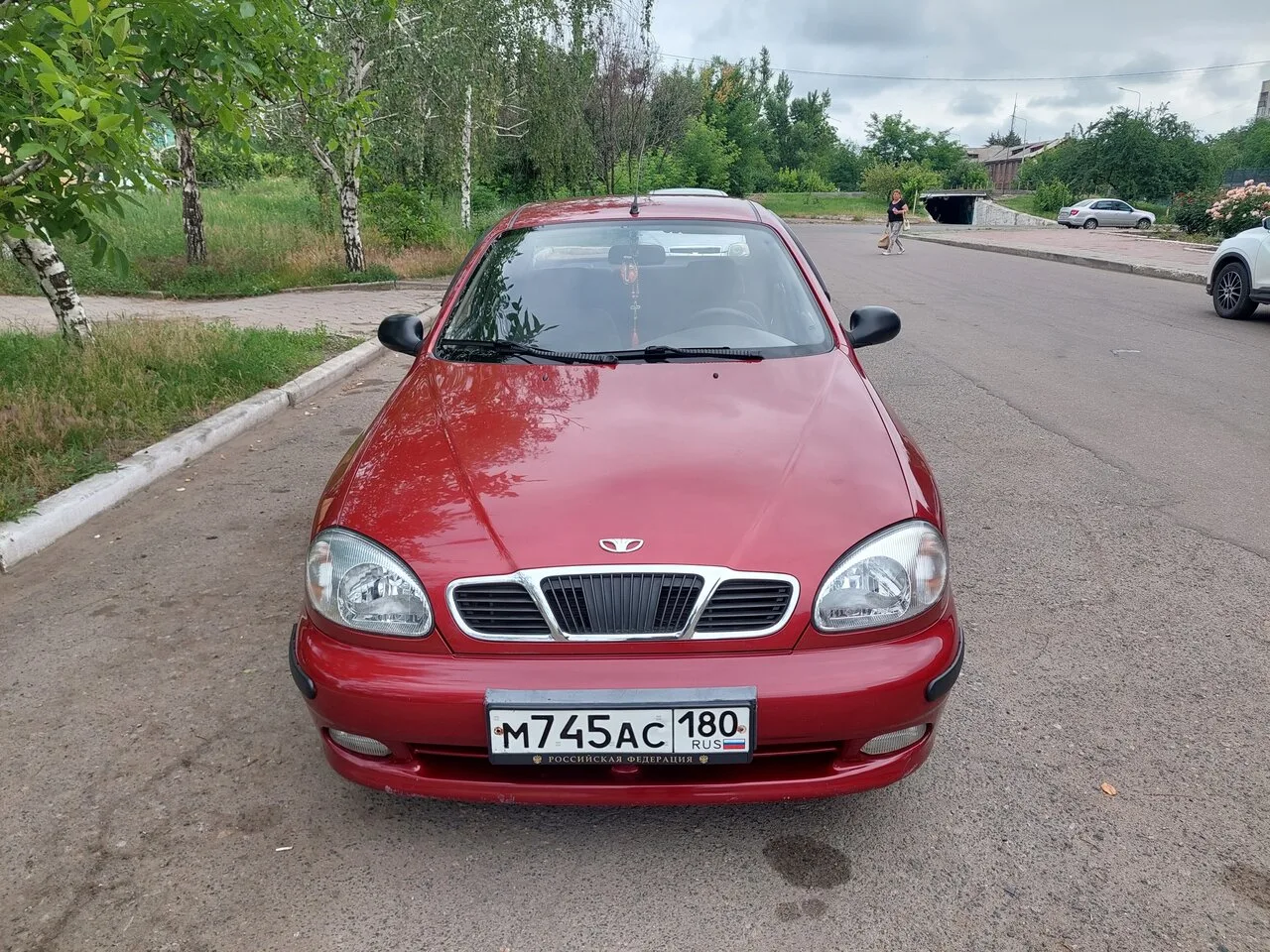 Продам Дэо Сенс 2006 года выпуска . Мотор бензиновый 1.3 , кпп механика 5 ступеней , состояние автом