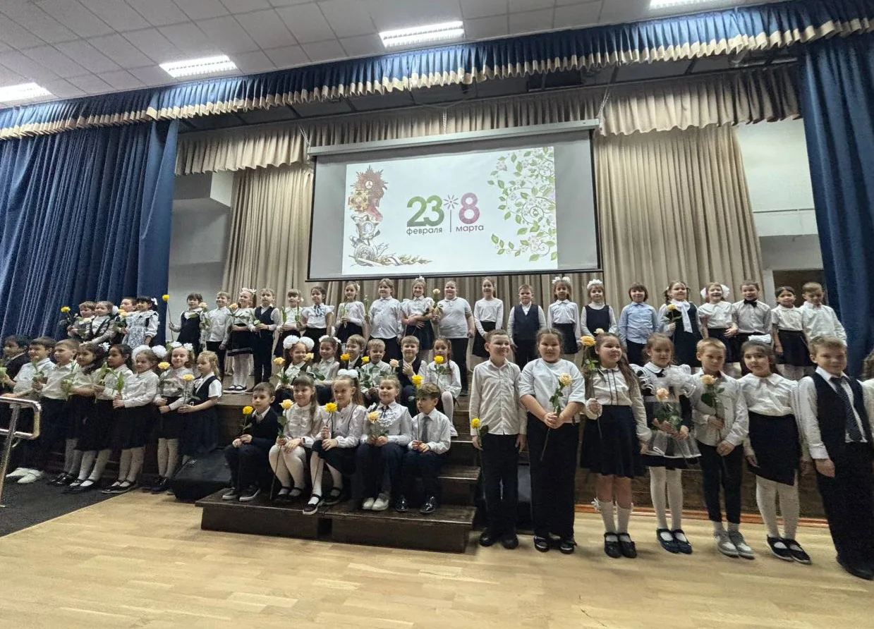 ☀️Весенний дуэт праздников в #ШколанаБогданова  В корпусе 2 нашего Образовательного центра уже стало