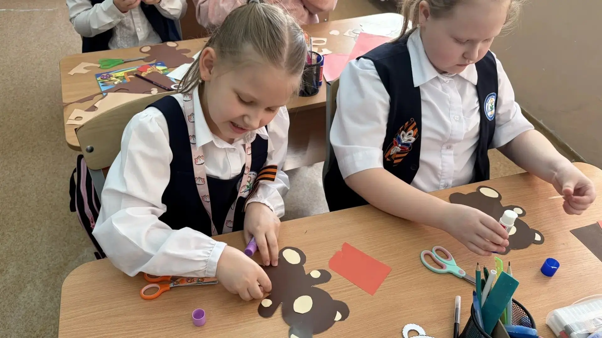 🐻❤️ Обучающиеся 1 и 2 классов приняли участие во Всероссийской акции «Эхо Победы»  7 мая 2026 года н