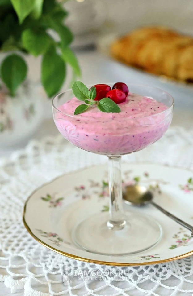 🍒 Соус из сгущенки и клюквы за 5 минут! 🥞