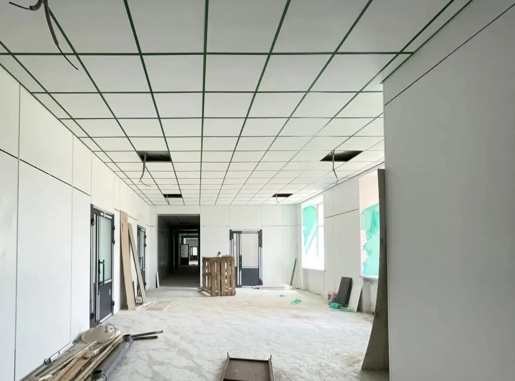 👷🏻Очередной день перестройки на 3 этаже главного корпуса: стали видны основные цвета кластера «Сел