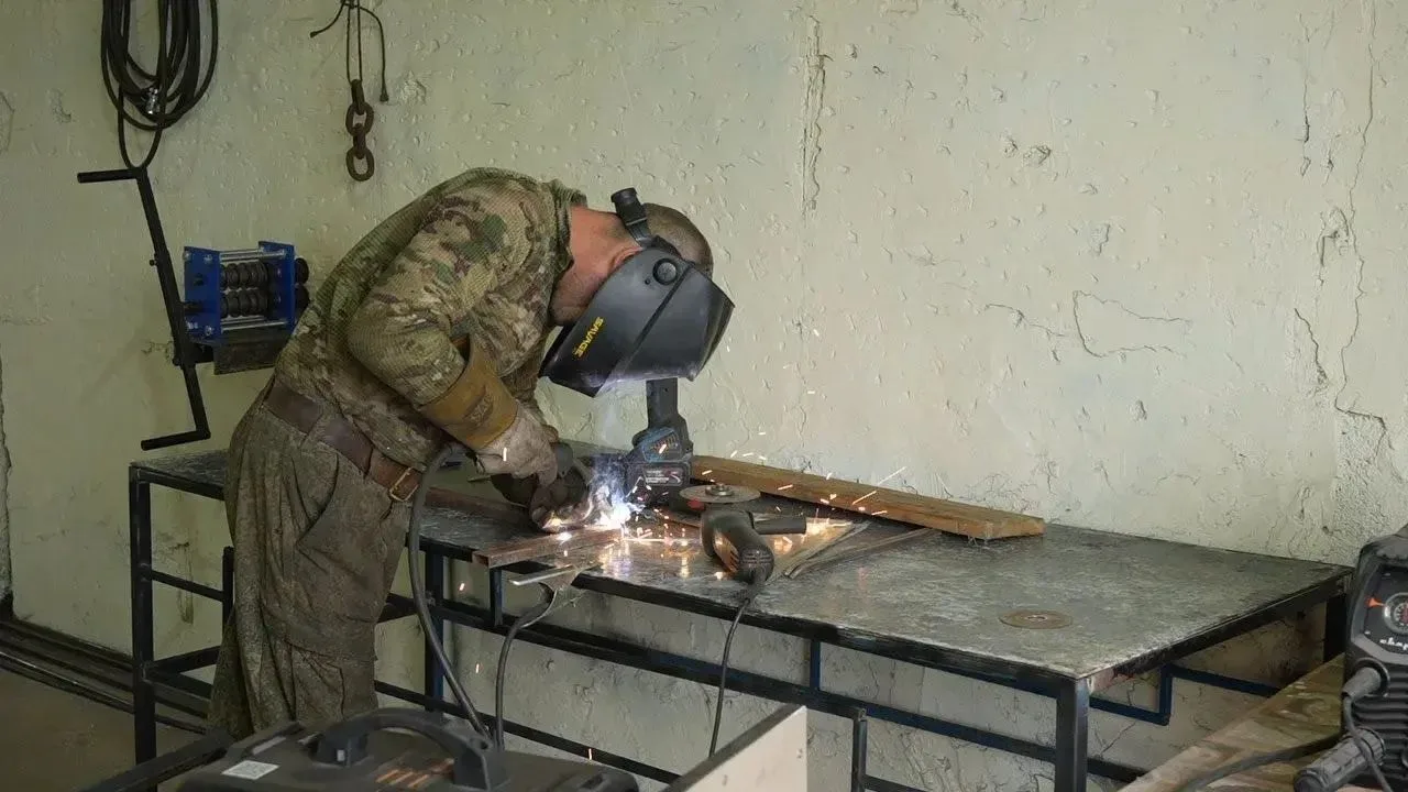 Соц контракт: ветеран СВО из Усть-Камчатска развивает собственное производство благодар...