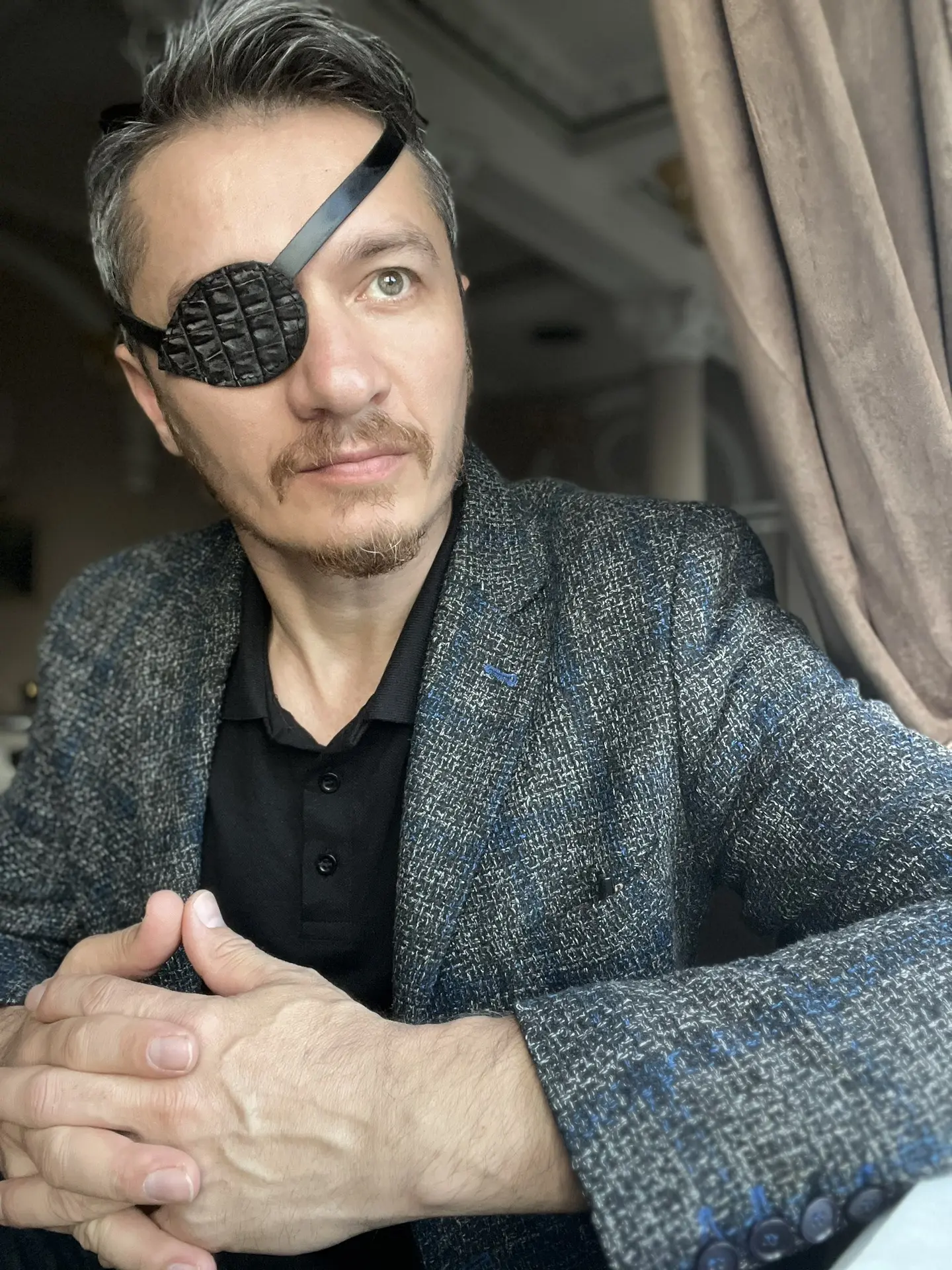 Все сбудется, просто подождать.

Сиди спокойно на берегу реки, и мимо тебя проплывёт труп твоего вра