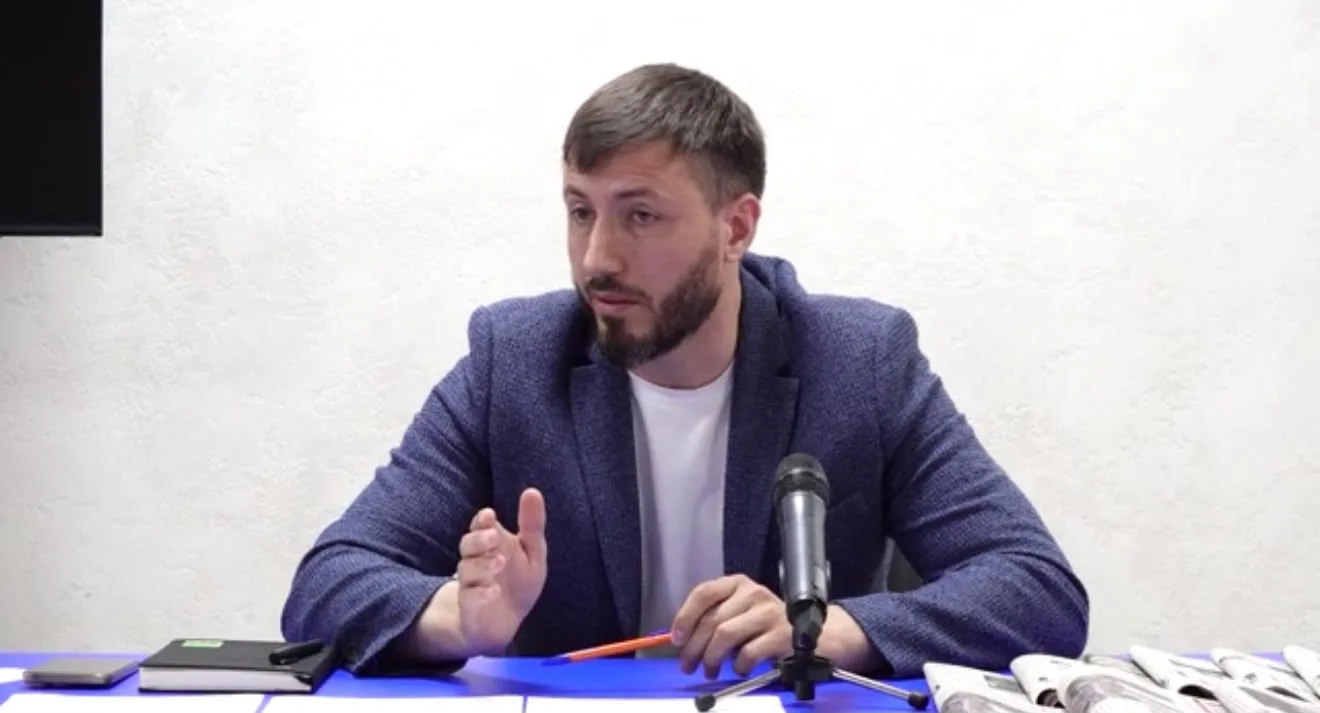 Ламберт Музуров провёл совещание с представителями пресс-служб органов власти и муниципалитетов

По 