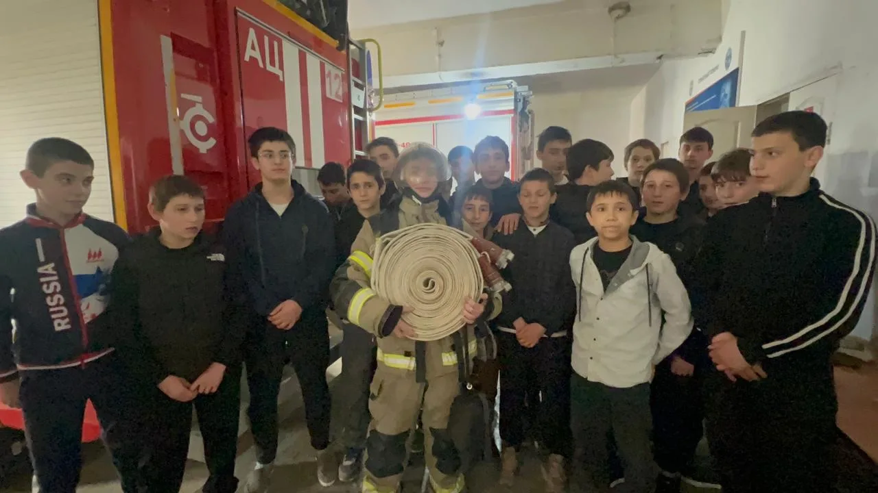 🚒👨‍🚒 Экскурсия в Пожарную часть для учащихся 7 «В» класса 🚨