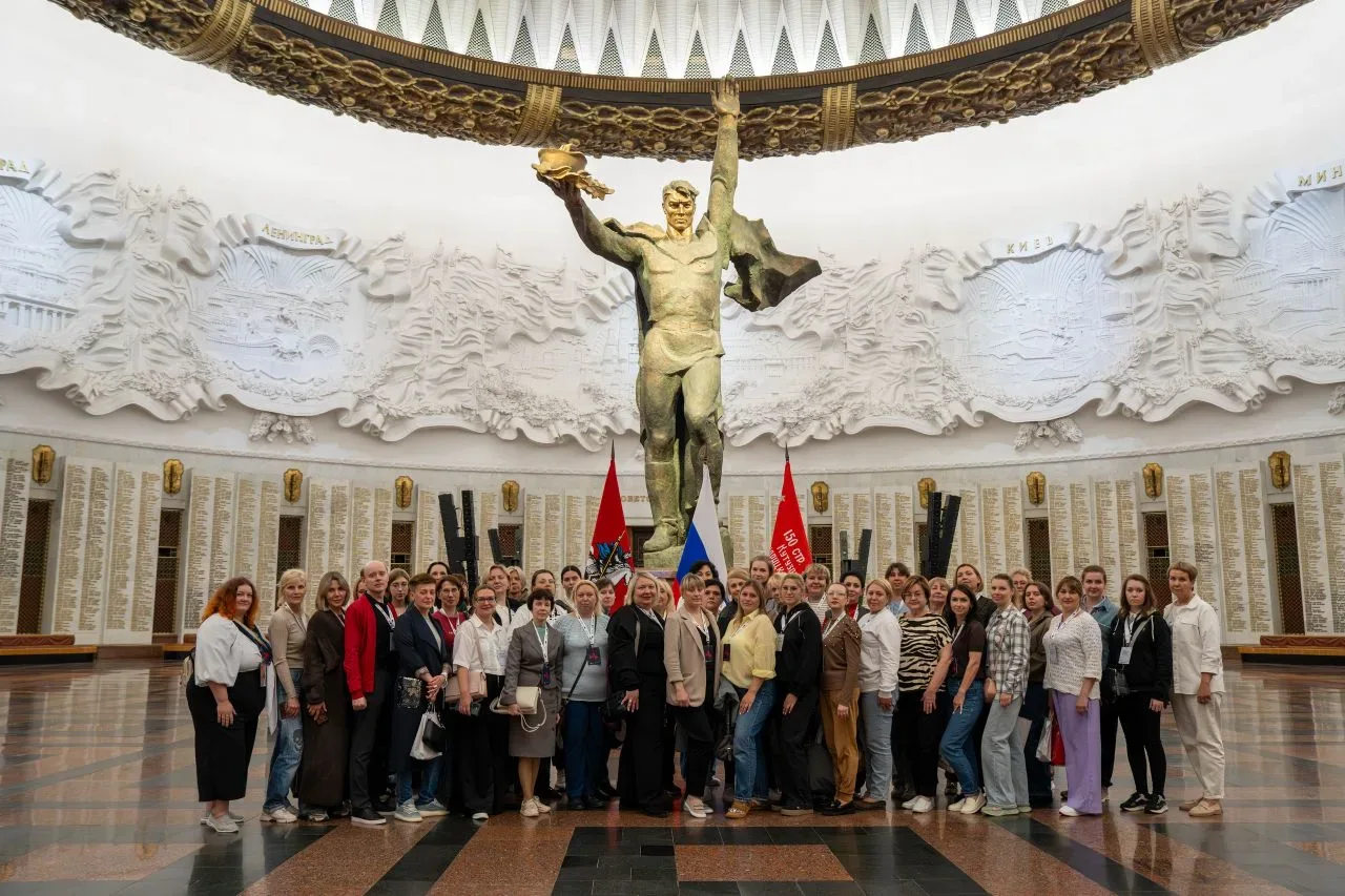 Сотрудники ЦДЮТ, заместители директора– Зыбенко Ольга Валериевна и Черкашина Татьяна Ви...