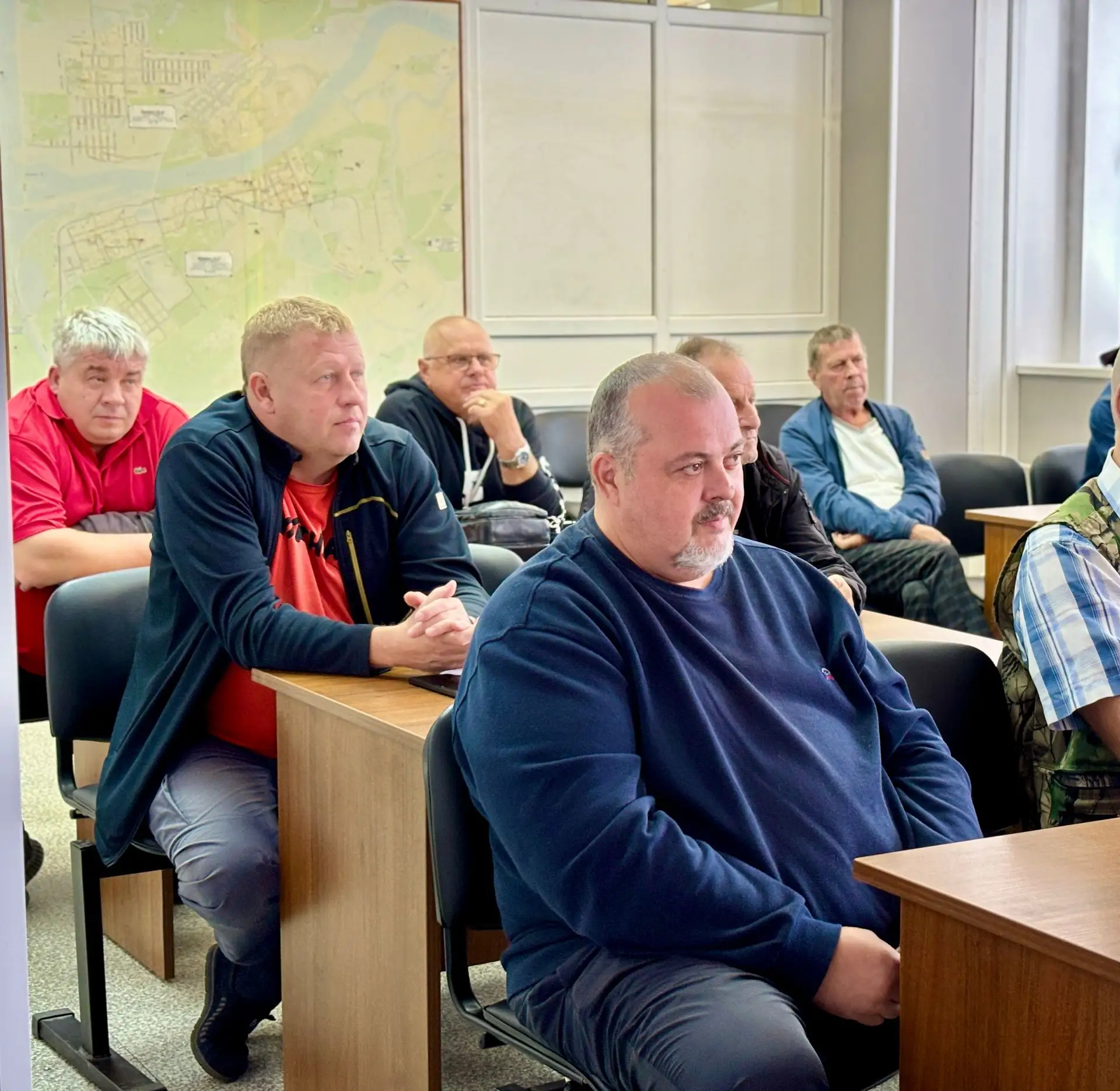 Накануне учебного года автоинспекторы в Дубне провели встречу с водителями автобусов