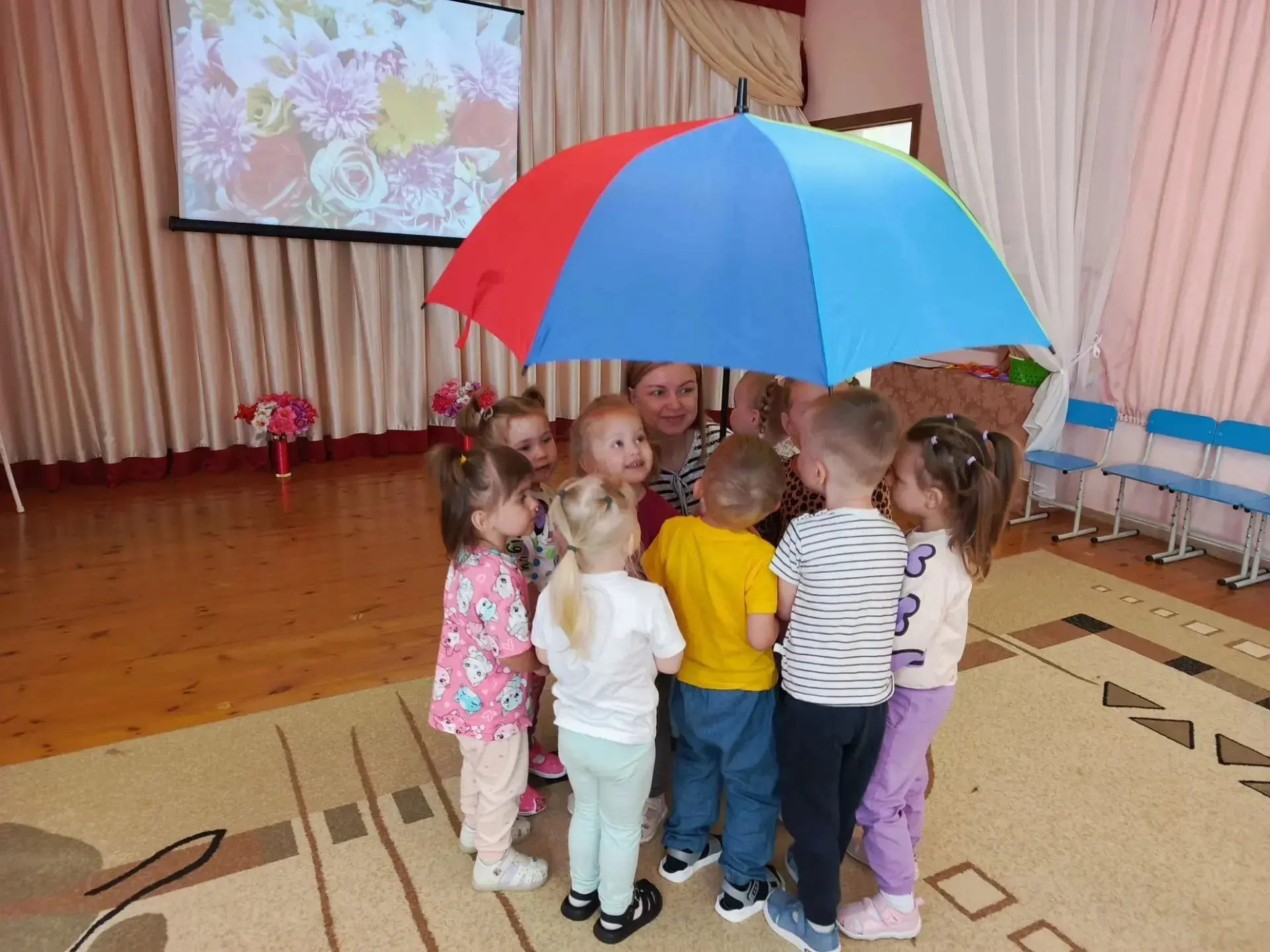 🌺Сегодня в нашем детском саду случилось настоящее чудо — малыши отправились в волшебную Страну Цвет