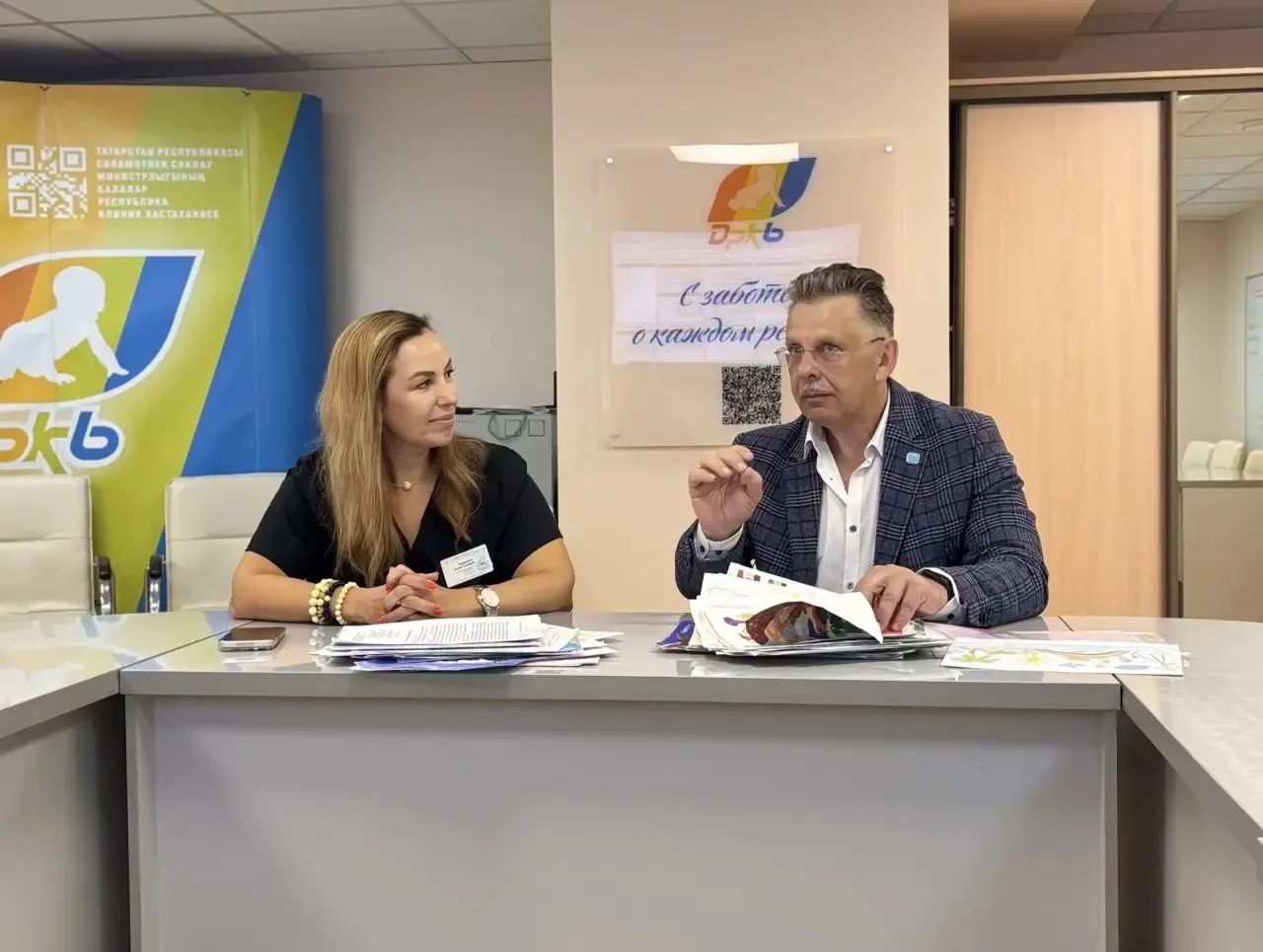 Сегодня в ДРКБ прошла встреча с исполнительным директором проекта «Помоги и выиграй» Ан...