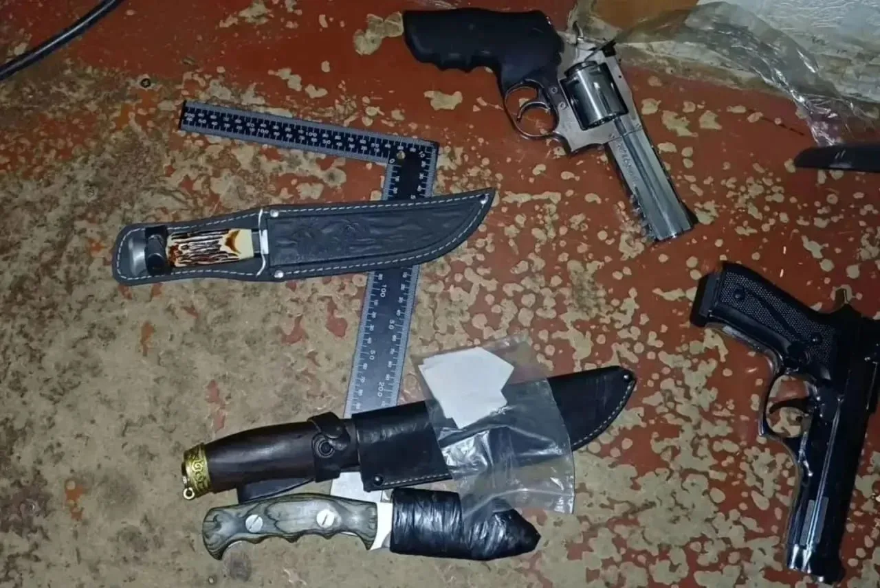 🚨 В Уфе мужчина поругался с женой и открыл в квартире стрельбу