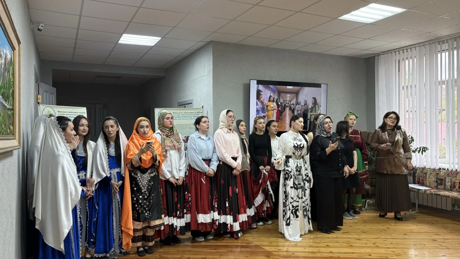 «Вы - лучшие»: в честь Дня учителя на ФНК состоялся праздничный концерт