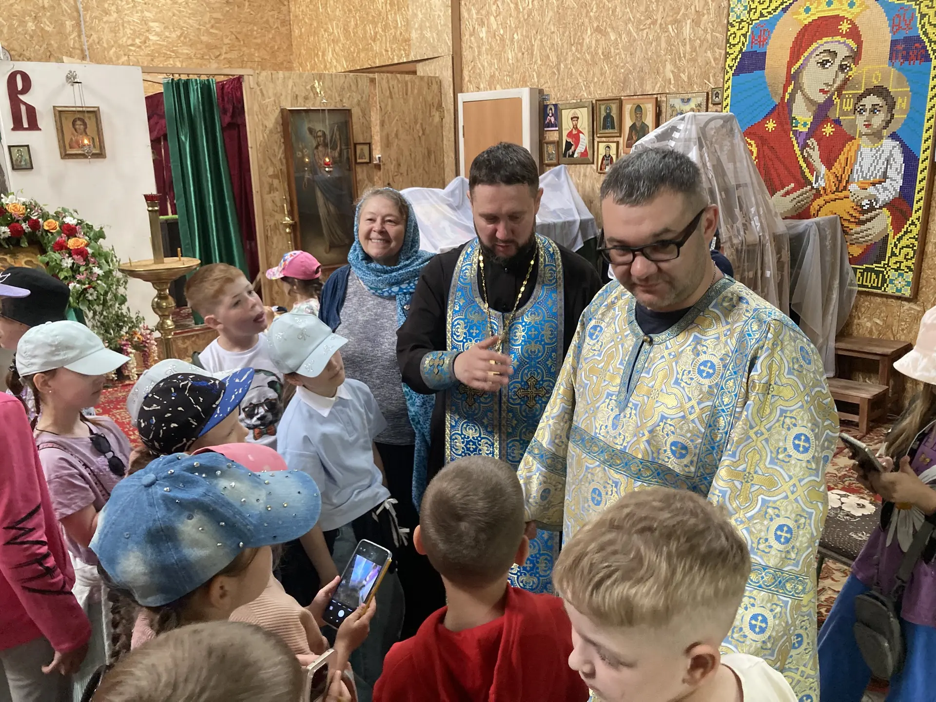 Сходили на экскурсию в Храм Великомученика Никиты, где детям рассказали о его истории, ...