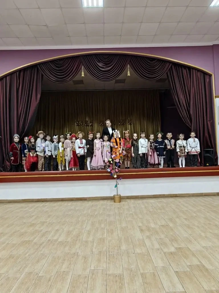 Сегодня во 2 Г классе прошёл увлекательный урок театральной деятельности, посвящённый важной теме — 
