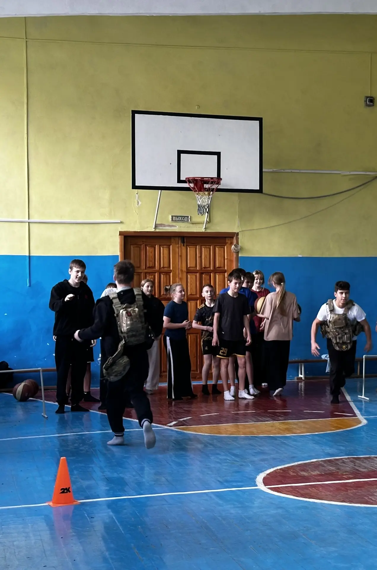 Будь здоров 🏋🏻  В рамках Недели здоровья в нашей школе прошли спортивные эстафеты «Будь здоров»! 💪⚡ 
