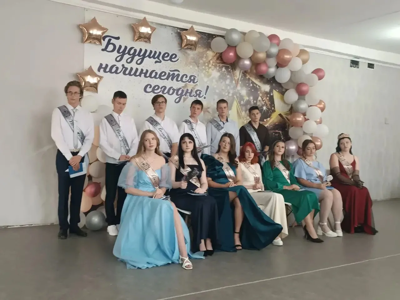 В нашей школе прошёл торжественный вечер,посвященный выпуску 2026 года. В большое плава...