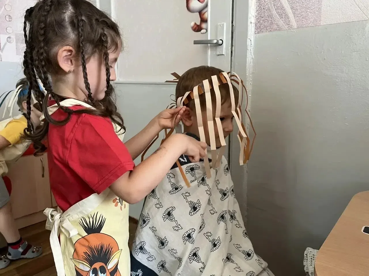«Ножницы? Нам еще рано!» – так часто говорят родители, когда речь заходит о детях 3-4 лет.

 Но сего
