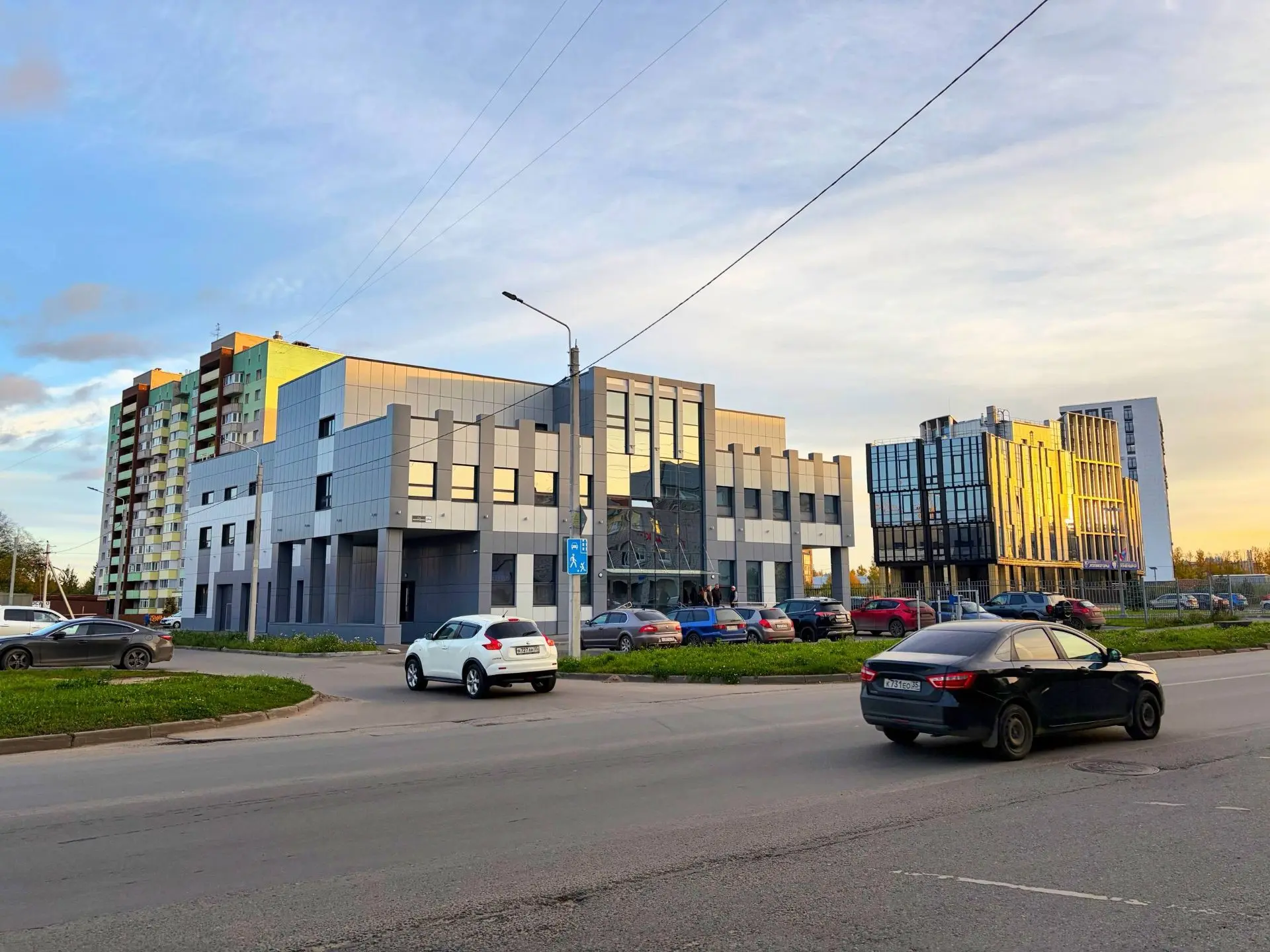 Может кто в курсе ,что  будет в этом здании на Возрождения 29А