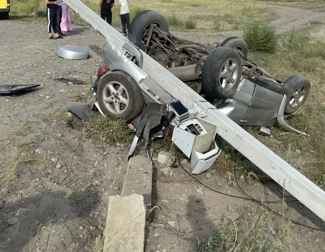 ⚡️На трассе Кызыл - Эрзин водитель Toyota RAV4 врезался в столб, погиб пассажир.