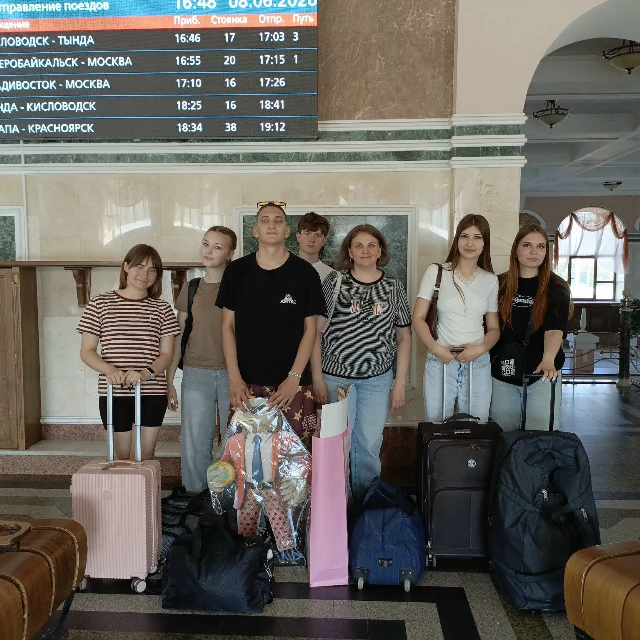 🚩Команда «Успешные люди» на пути к новым вершинам!

🚌Команда «Успешные люди» Нововаршавской гимназ