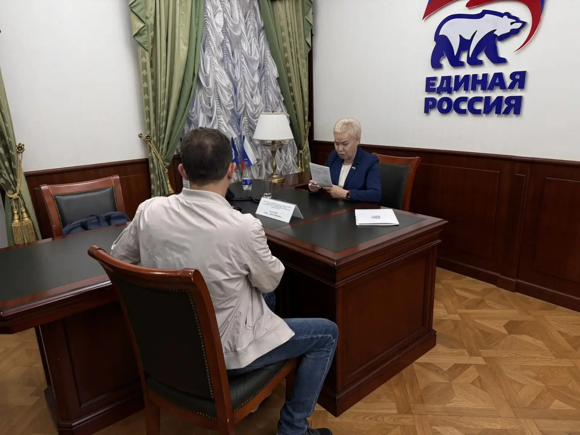 Провела очередной прием граждан в Общественной приемной