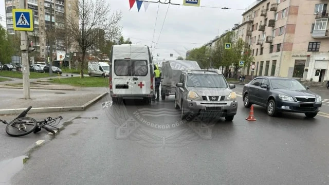 🚴‍♂️ 12 мая в Иванове на перекрёстке улицы Дзержинского и проспекта Ленина произошло ДТП с участием 